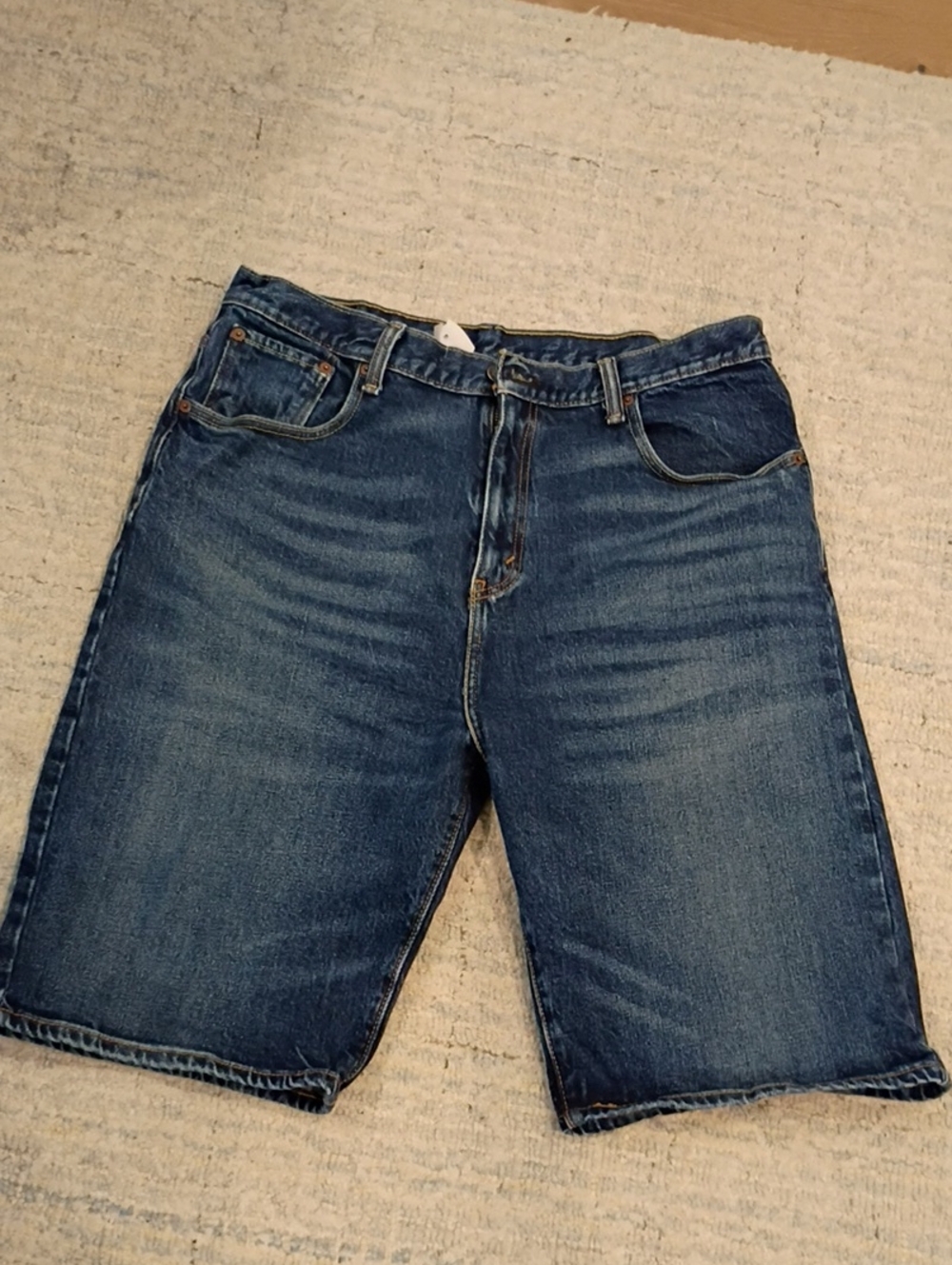 Levi's 569 Men's Size 33 Classic Mid Blue Denim Shorts - Picture 3 of 10